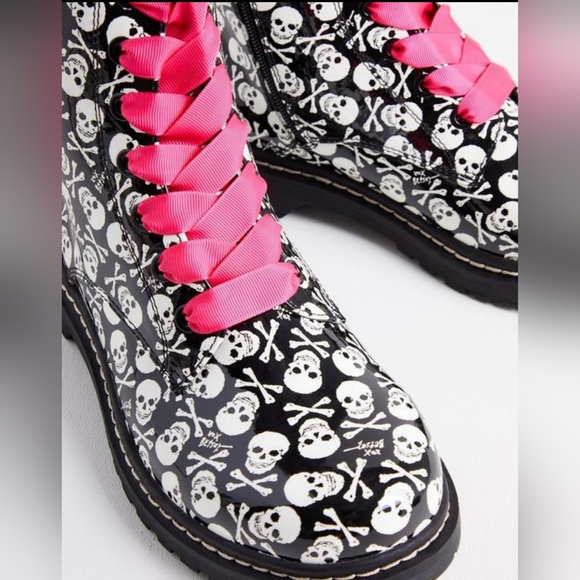 Torrid Betsy Johnson Combat Boot Black Skull Faux Patent Leather (WW) Size 11 - Picture 2 of 15